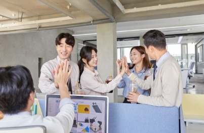 [직장로그] 호감을 높이는 조직 내 인간관계 기술