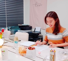 멘토 스토리디자이너 한여름 프로필